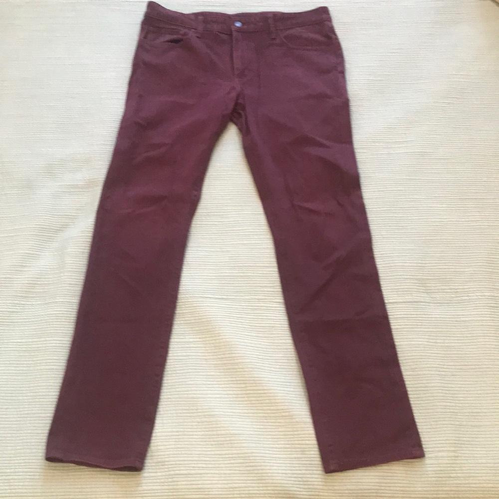 Mens uniqlo burgundy colored jeans